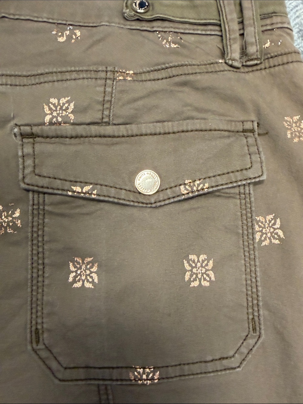 White House Black Market Brown Cargo Pants with Light Floral Motif - Picture 8 of 10